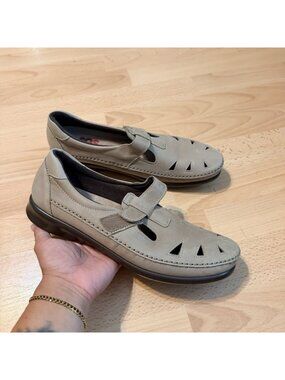 SAS Roamer- Ez Strap Walking shoe Hook-and-Loop Vented Sandals 11.5 SAGE